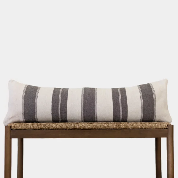 Housse De Coussin Gris Et Blanc Brodé – Image 8