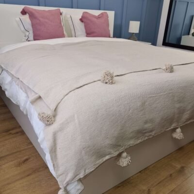 Couverture Beige Clair Avec Pompom