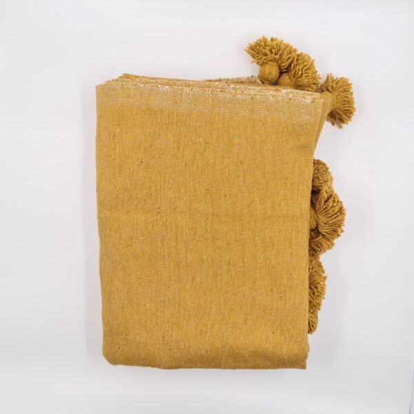 Couverture Moutarde Foncée avec Pompom – Image 5