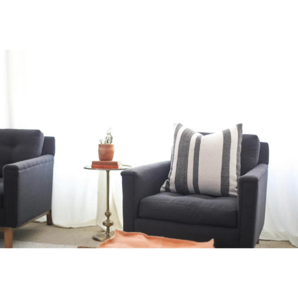 Housse De Coussin Gris Et Blanc Rayer – Image 3