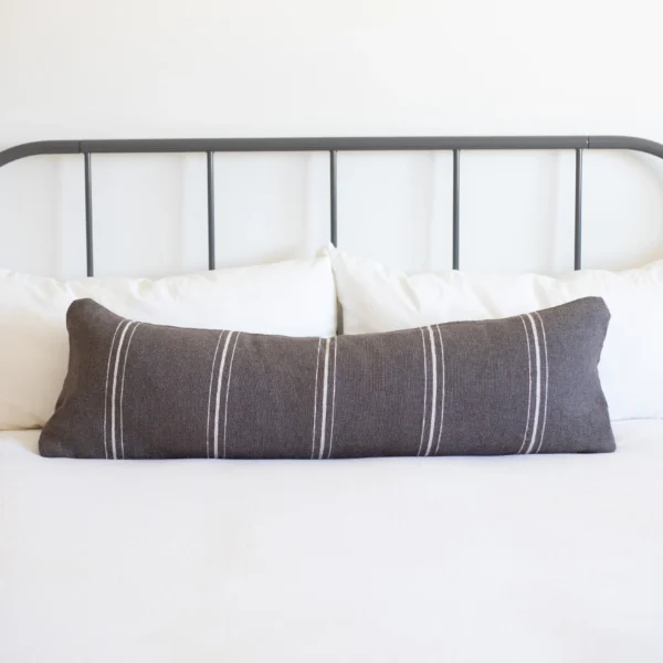 Housse De Coussin Artisanale Gris Avec Lignes Crème – Image 3