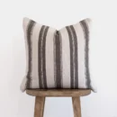 Housse De Coussin Gris Et Blanc Brodé
