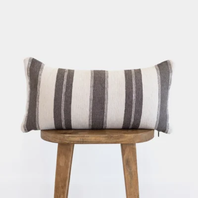 Housse De Coussin Gris Et Blanc Brodé