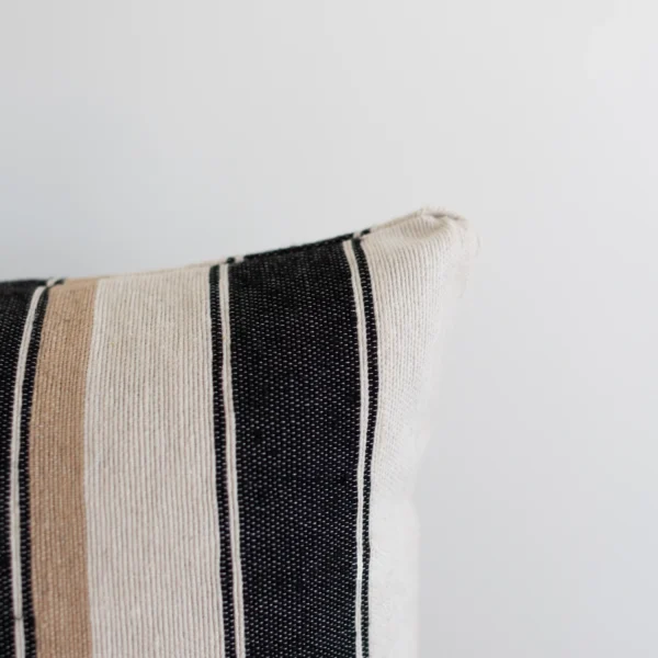 Housse De Coussin Blanc Et Noir Rayer – Image 2