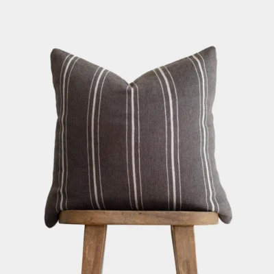 Housse De Coussin Artisanale Gris Avec Lignes Crème