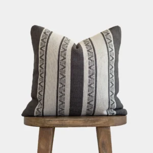 Housse De Coussin Brodé Crème Et Gris