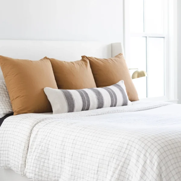Housse De Coussin Gris Et Blanc Brodé – Image 6