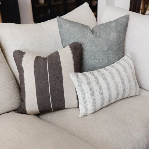Housse De Coussin Blanc Et Gris Rayer – Image 2