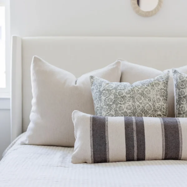 Housse De Coussin Gris Et Blanc Brodé – Image 7