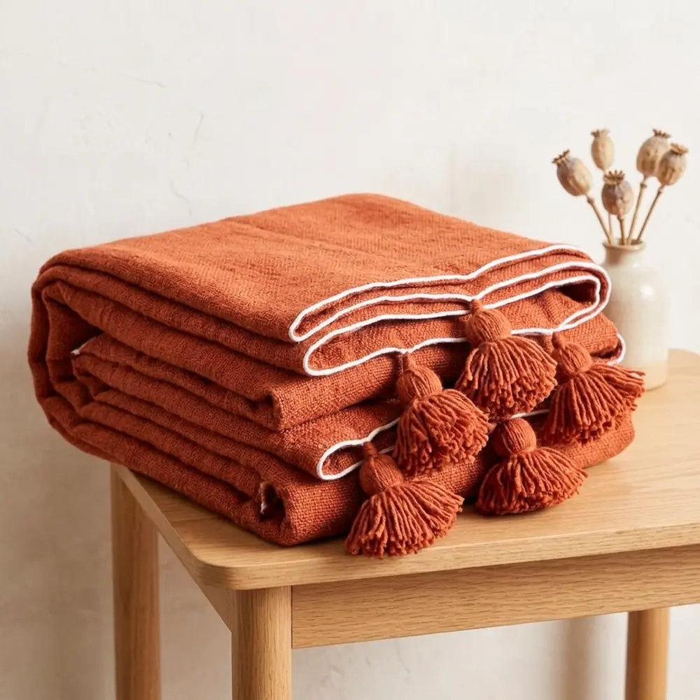 Couverture marocaine en coton avec pompons